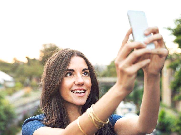 How to Snap an Impressive Selfie